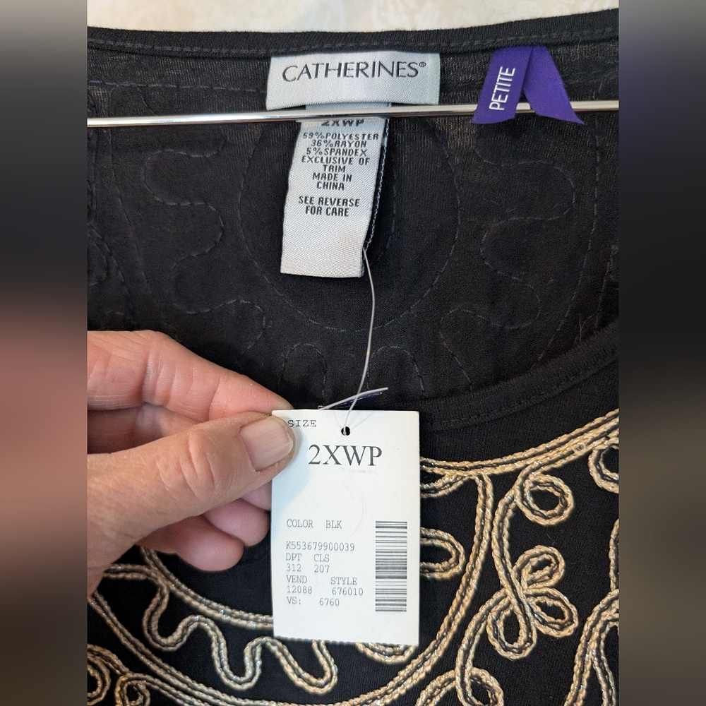 Catherines NWT Black w Gold Detail Top Sz.2X WP - Picture 5 of 17